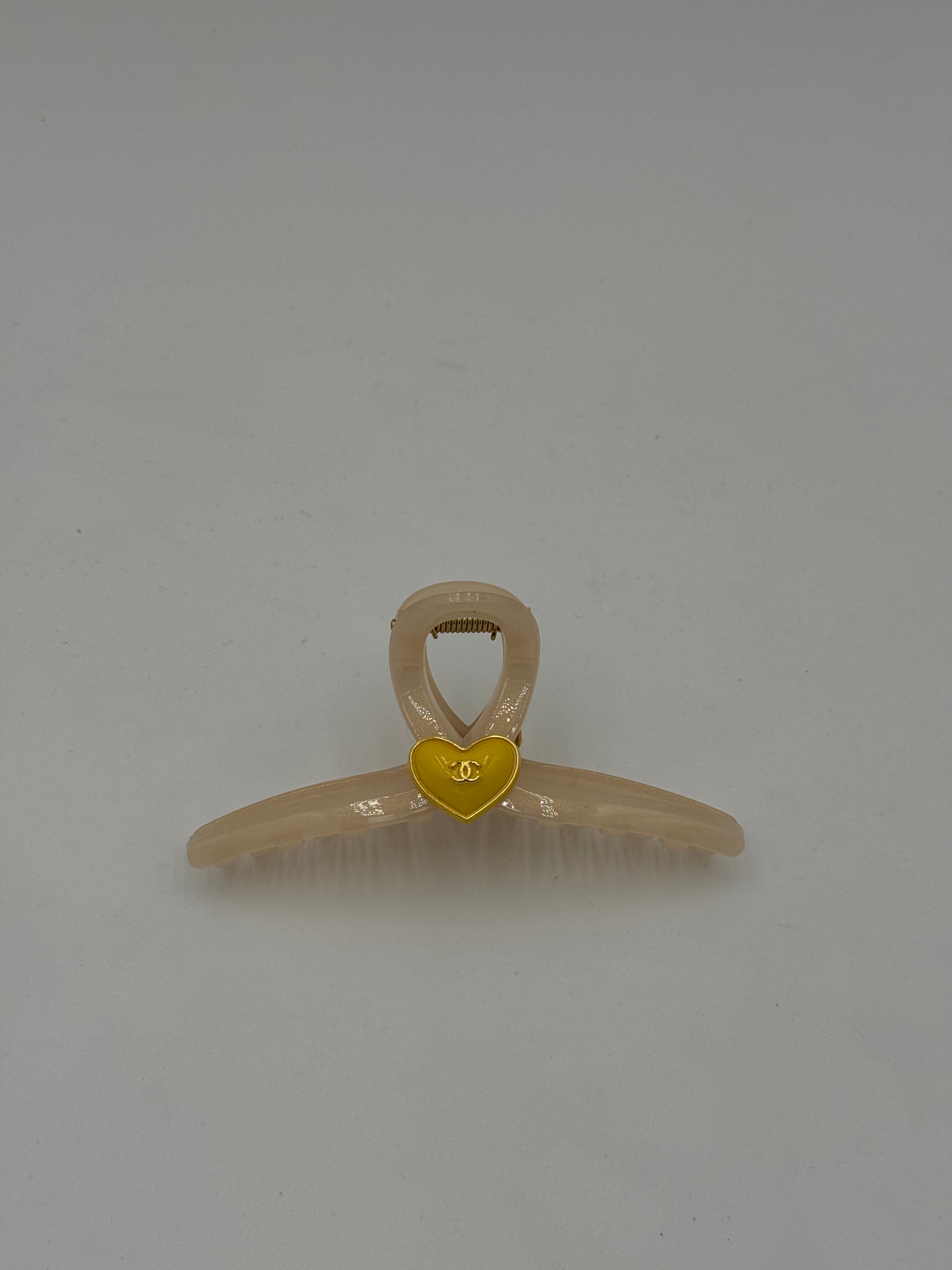 Molletta heart yellow